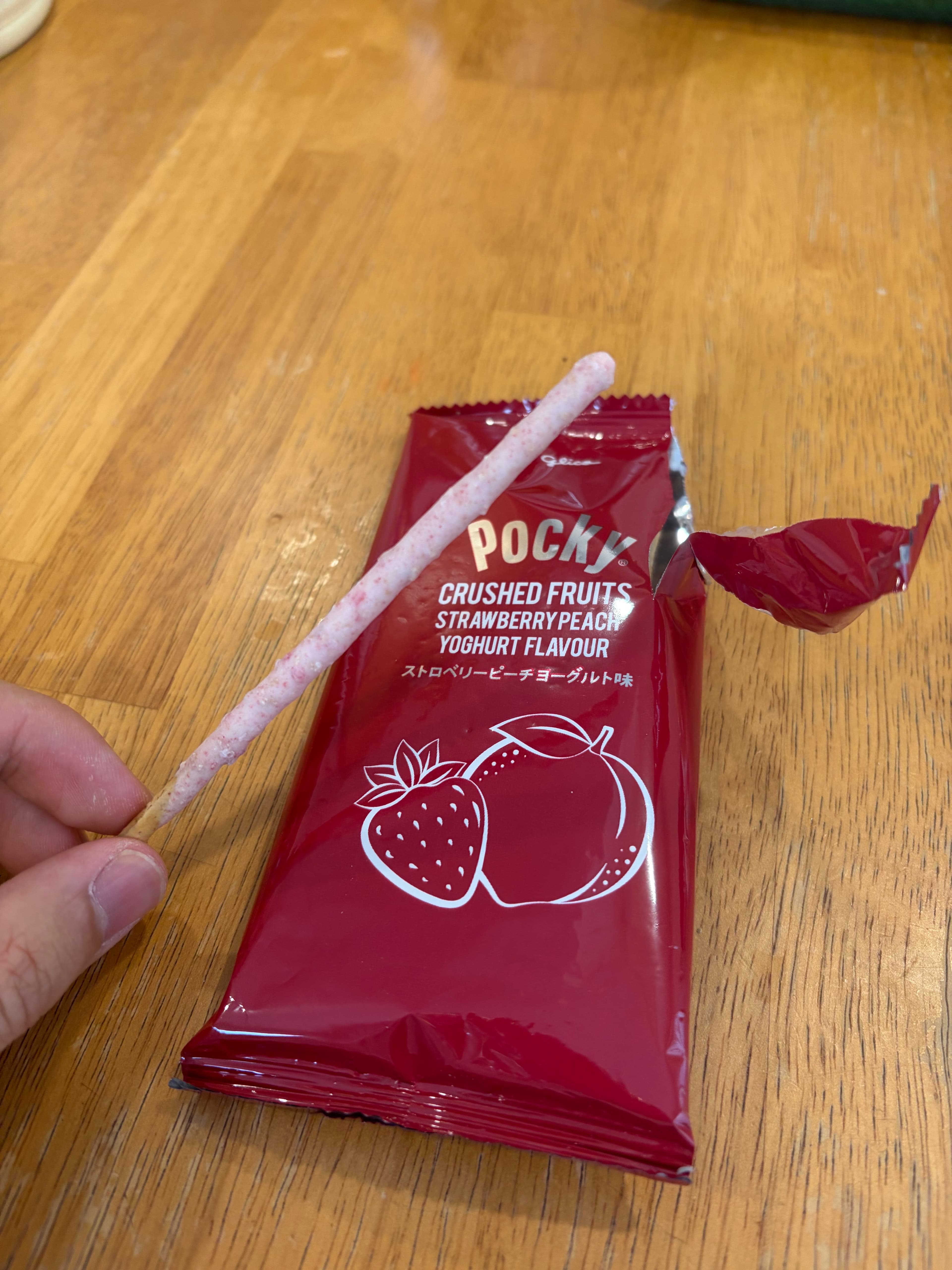 Strawberry Peach "Yoghurt" Pocky thumbnail 3